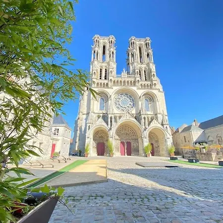 Duplex Laon'tre-deux アパート